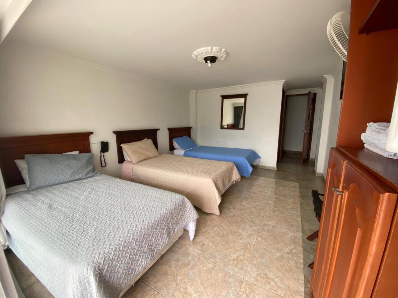 Juan De La Vega Hotell La Vega  Rum bild