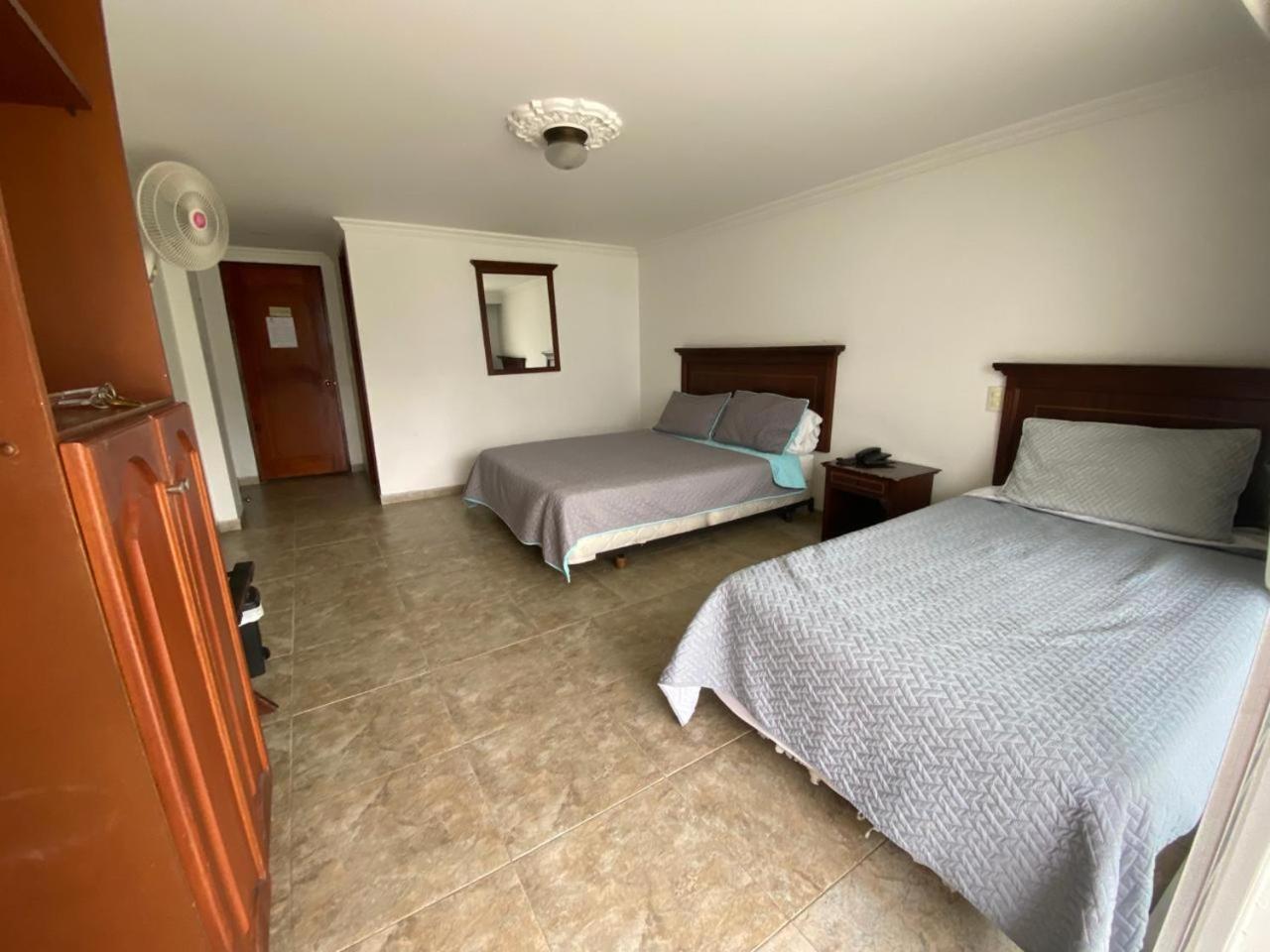 Juan De La Vega Hotell La Vega  Rum bild